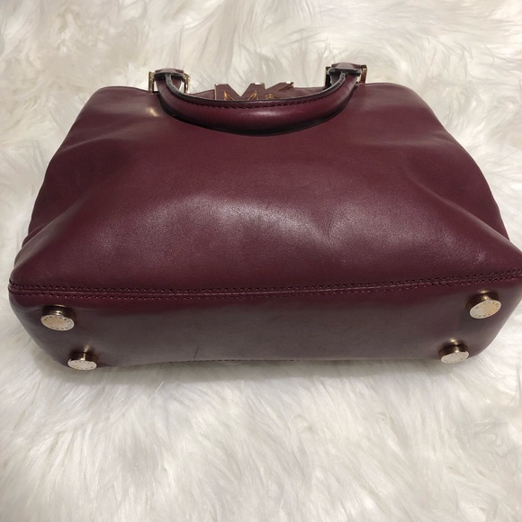 ❌ SOLD ❌ Micheal Kors Leather Purse - Picture 8 of 8